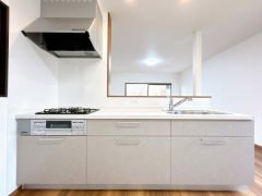 システムキッチンは新品交換済みです。