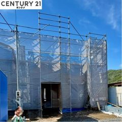 上棟しました。9月頃完成予定です。