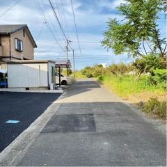 東前面道路から外観を見るとこんな感じ