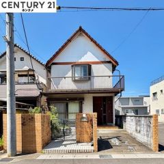 コチラは別アングルから見た外観写真です。