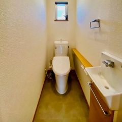 1階トイレには内水栓が付いていて便利♪