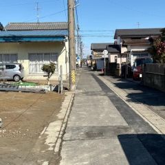 東前面道路から外観を見るとこんな感じ