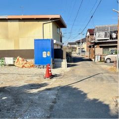 東前面道路から外観を見るとこんな感じ