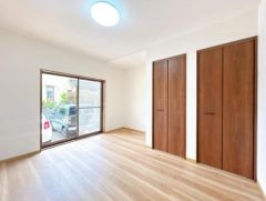 コチラは1階にある7帖の洋室になります。