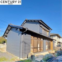 コチラは別アングルから見た外観写真です。