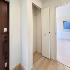 1階廊下に、ちょっとした収納があります。