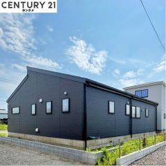 コチラは別アングルから見た外観写真です。