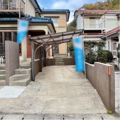 駐車場1台分はカーポートが付いています。