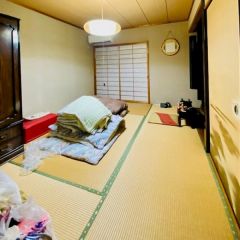 コチラは1階中側6帖の和室になります。