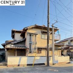 コチラは別アングルから見た外観写真です。