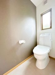 トイレは新品交換済みです。