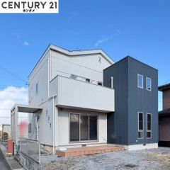 コチラは前面道路からの外観写真です。