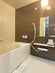 広いユニットバスは、新品交換済みです。