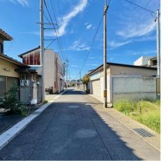 南前面道路から外観を見るとこんな感じ