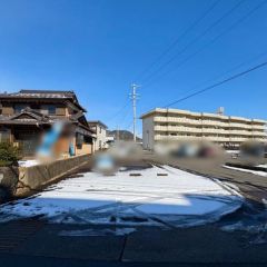 駐車場は6台分のスペースがあります。