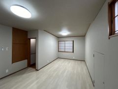 1階北東にある6.75帖の洋室です。