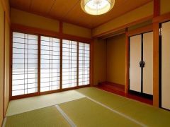 こちらは南側にある6帖の和室になります。