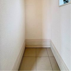 玄関にはシューズインクロークがあります。