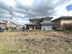 コチラは別アングルから見た外観です。