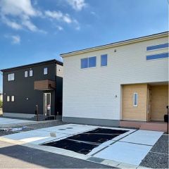 駐車場は4台分のスペースがあります。