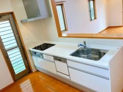 食洗器も付いたシステムキッチンです。