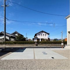 駐車場は2台分のスペースがあります。