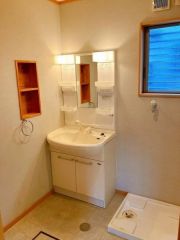 洗面台はシャンプードレッサー仕様です。