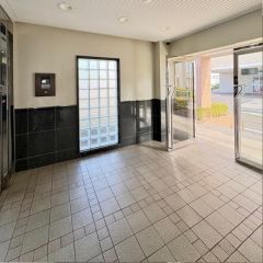 エントランスの写真はこんな感じです。