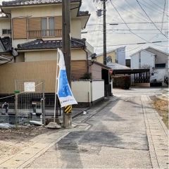 西前面道路から外観を見るとこんな感じ