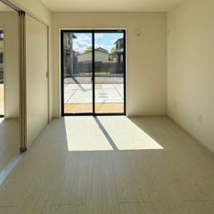 1階にある4.5帖の洋室になります。