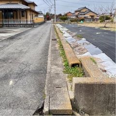 西前面道路から外観を見るとこんな感じ