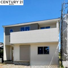 コチラは別アングルから見た外観写真です。