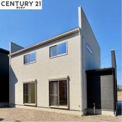 コチラは別アングルから見た外観写真です。