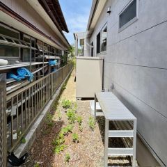 玄関の南側にちょっとしたお庭があります。