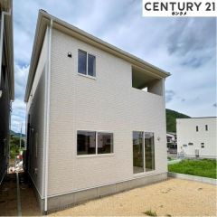 コチラは別アングルから見た外観写真です。
