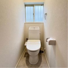 トイレは新品交換済みで気持ちいいですね♪