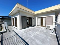 バルコニーは陽当たり良好です。