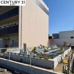 現在は基礎の段階で、5月に完成予定です。