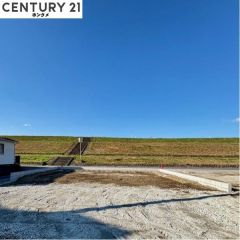 現在更地の段階です。これから基礎作りです