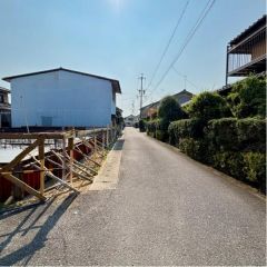 現在は基礎の状態で10月頃完成予定です。