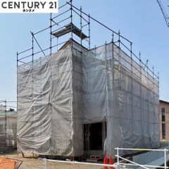 上棟しました。完成は4月頃の予定です。