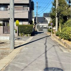 南東前面道路から外観を見るとこんな感じ。
