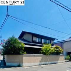 コチラは反対側から見た外観になります。
