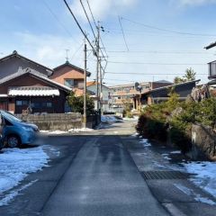 南前面道路から外観を見るとこんな感じ