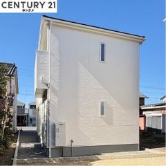 コチラは別アングルからの外観写真です。