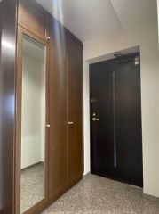 玄関には大型シューズボックス付です。