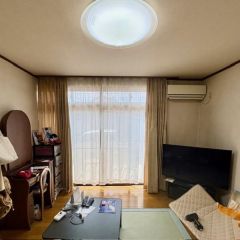 コチラは1階南側の洋室になります。