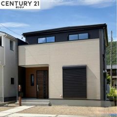 コチラは別アングルから見た外観写真です。