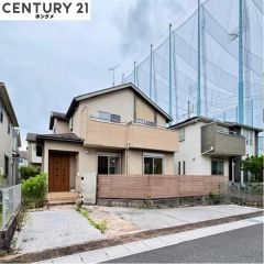 駐車場は2台分のスペースがあります。