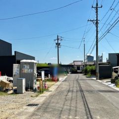 西前面道路から外観を見るとこんな感じ